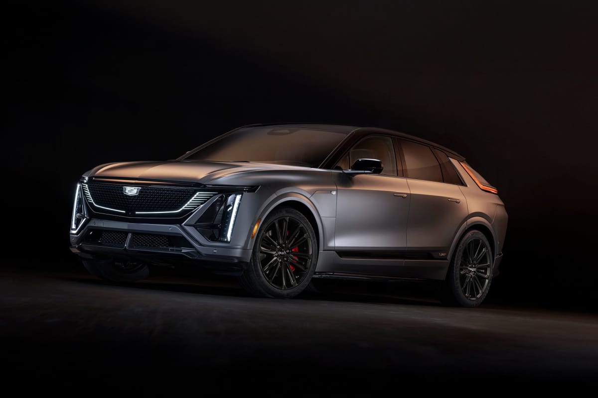 Cadillac LYRIQ-V 2026: Dual Electric Power